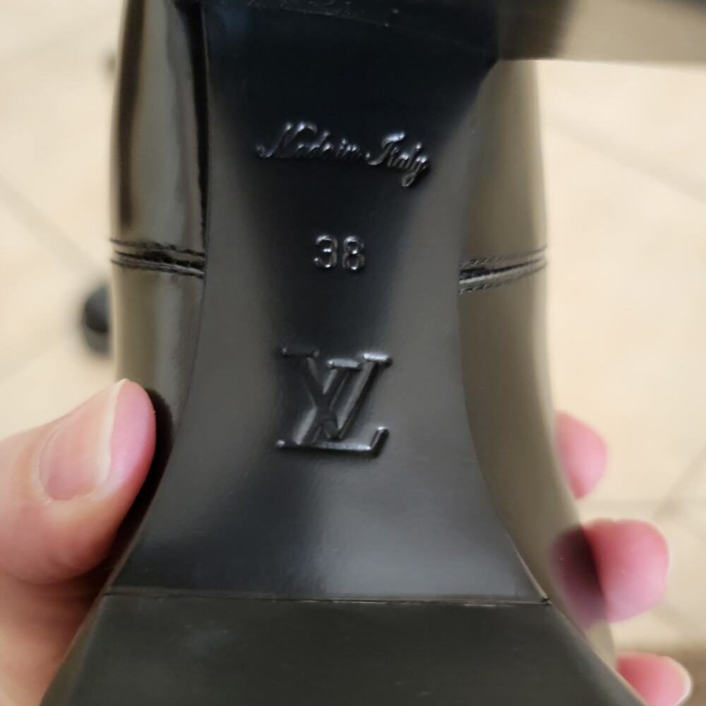 Louis Vuitton Glossy Black and Textured Brown Booties - Picture 5 of 15